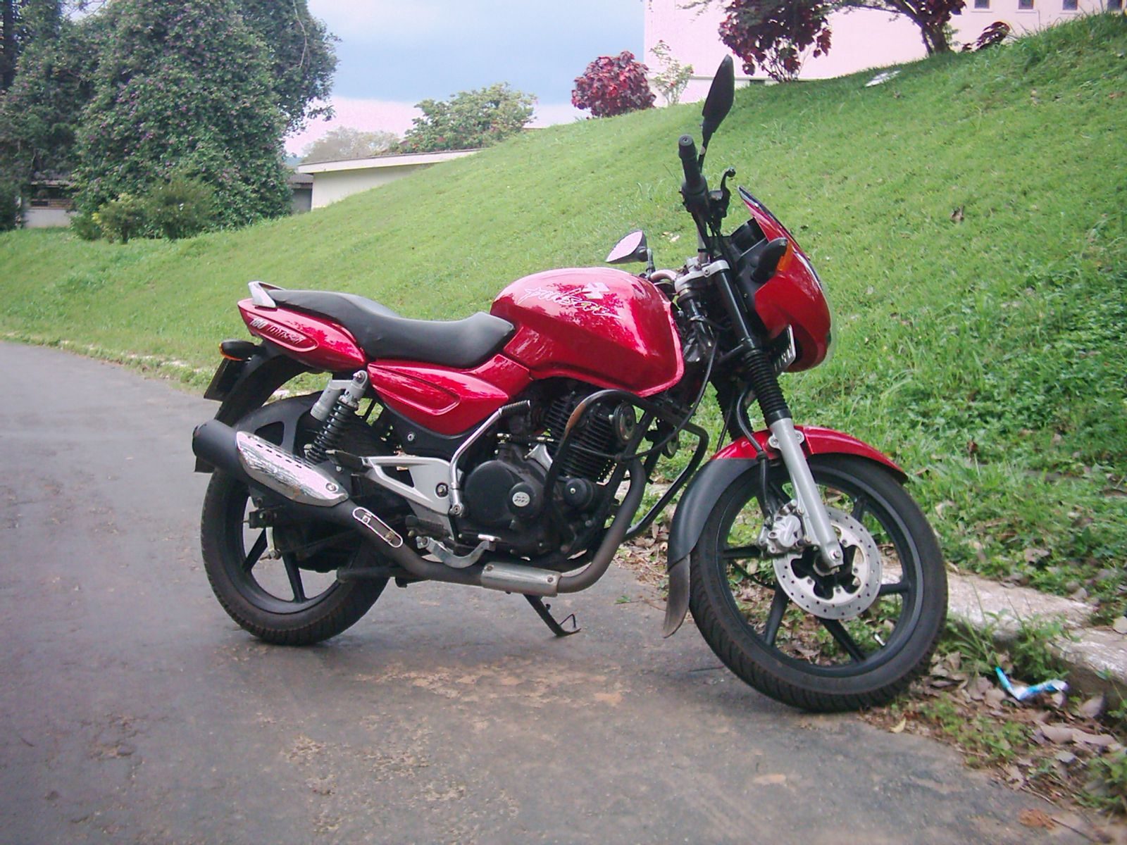 Bajaj Pulsar 180 — ব্যবহৃত
