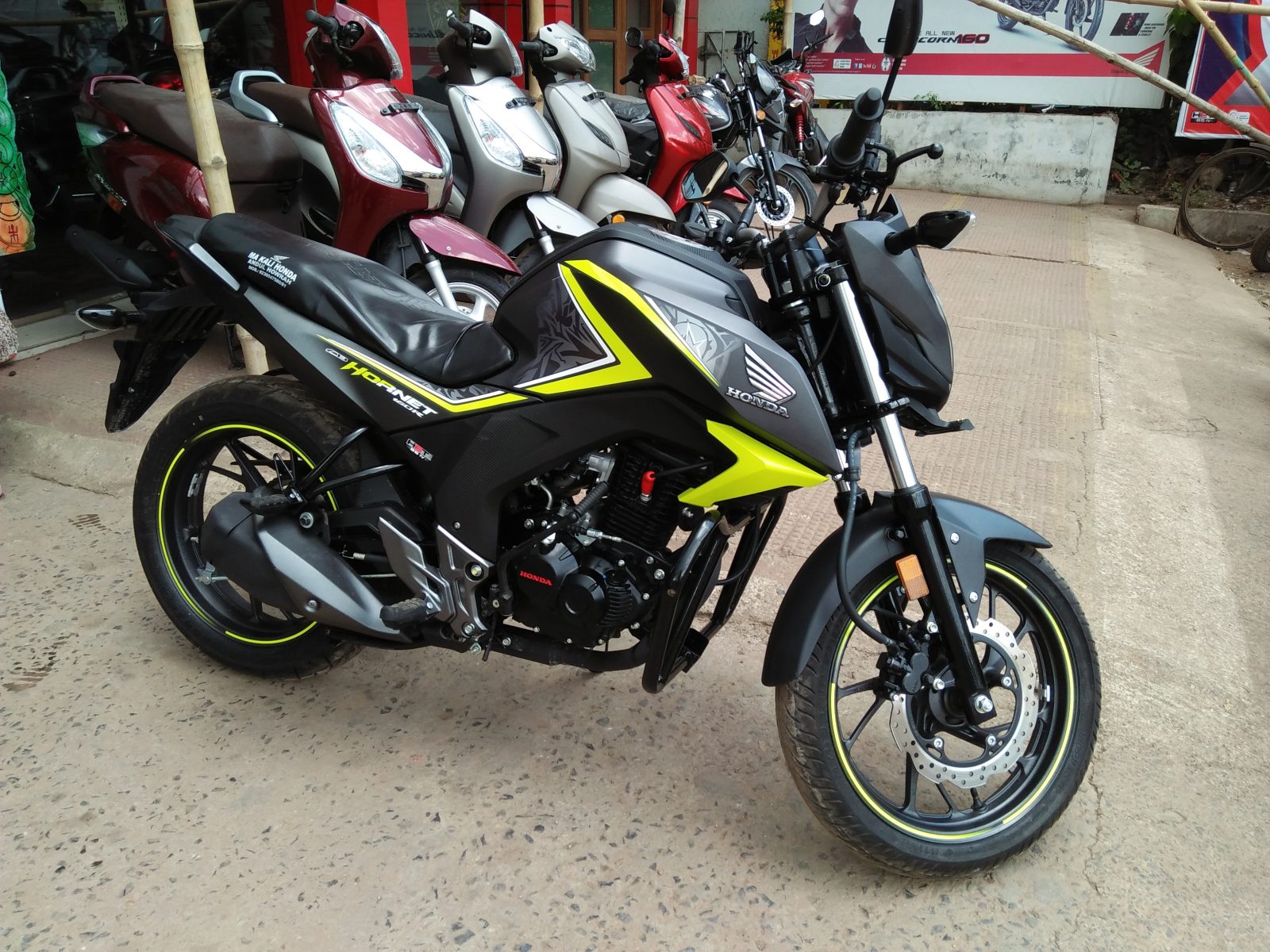 Honda CB Hornet 160R — নতুন