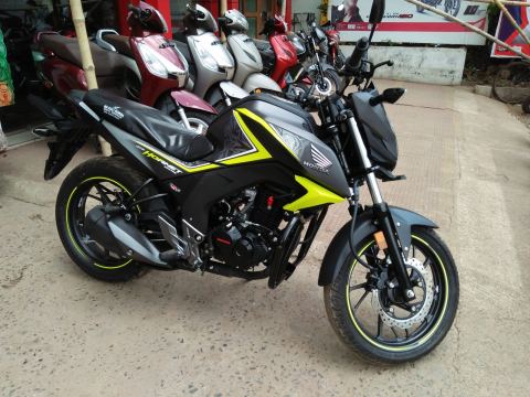 Honda CB Hornet 160R — নতুন