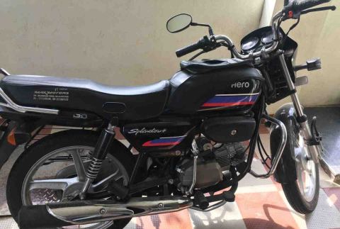 Hero Splendor Plus — কম তেলে বেশি চলে