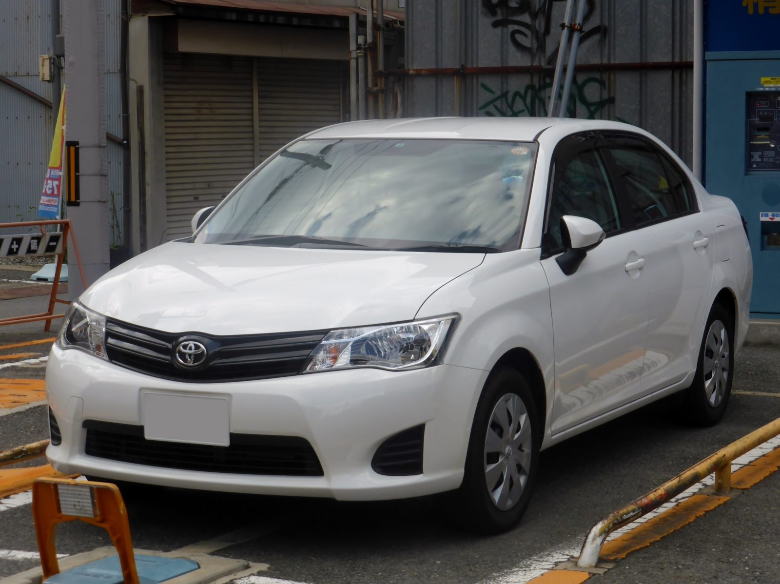 Toyota Corolla Axio 2015 — রিকন্ডিশন্ড