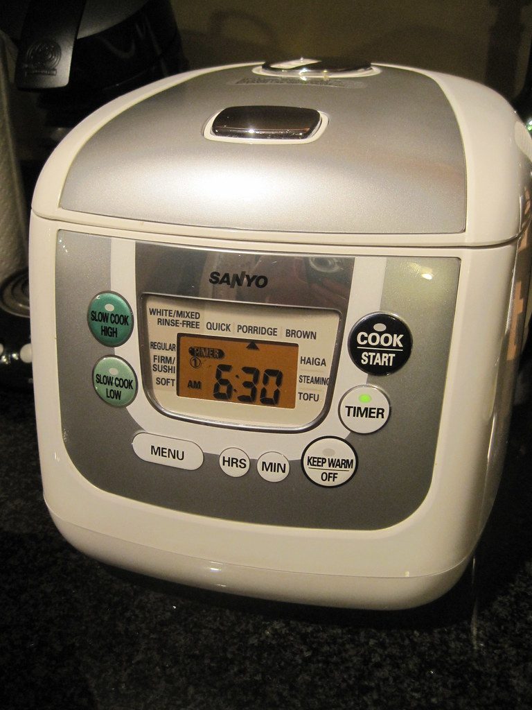 Sanyo ডিজিটাল রাইস কুকার ১.৮ লিটার